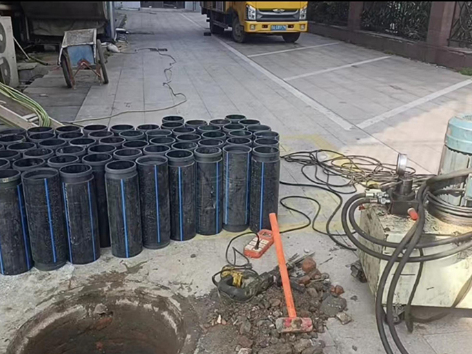 东河PE置换管厂家 DN315置换管 非开挖管短管置换